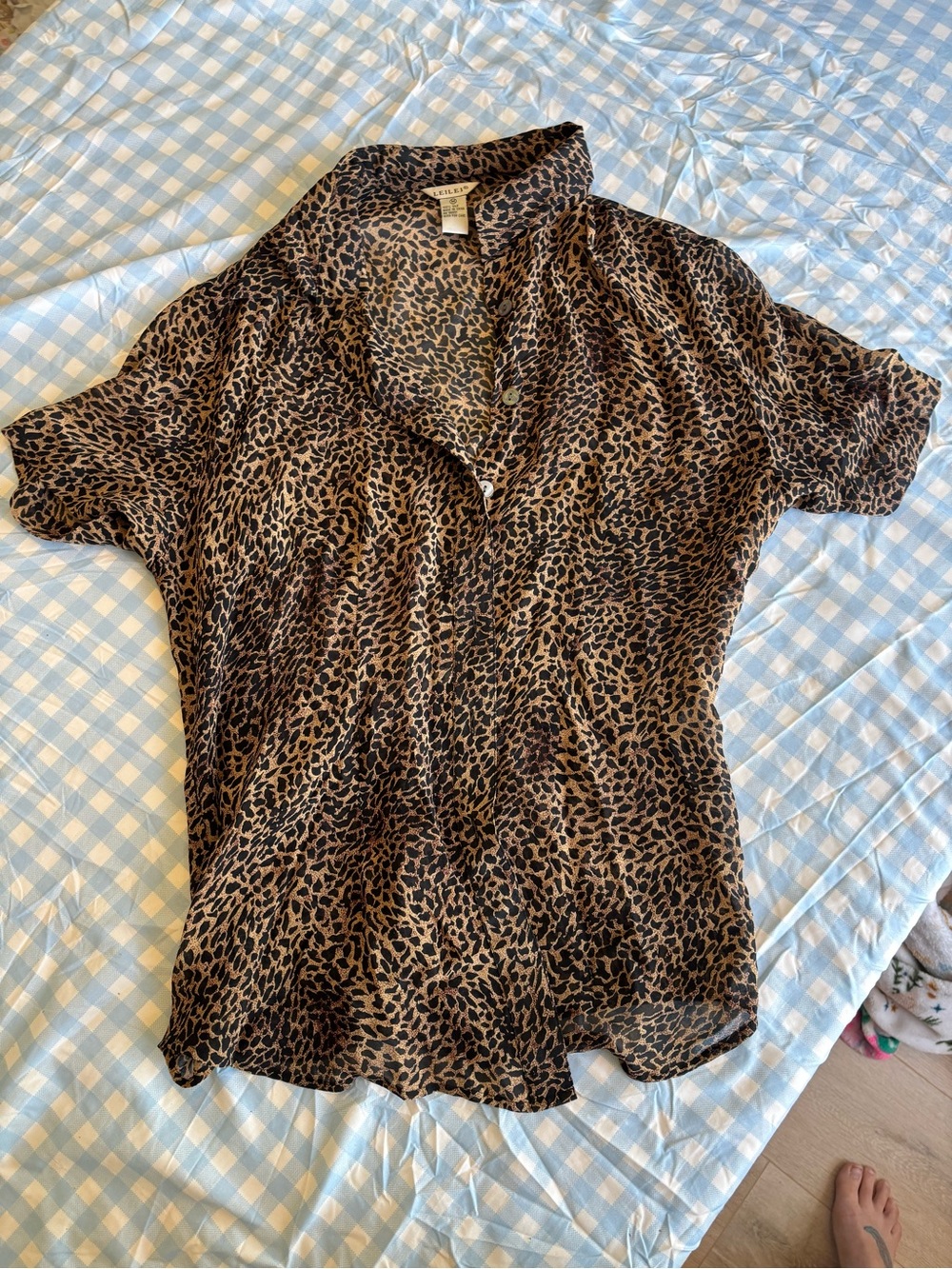 Vintage 100% Silk leopard cheetah button up blouse